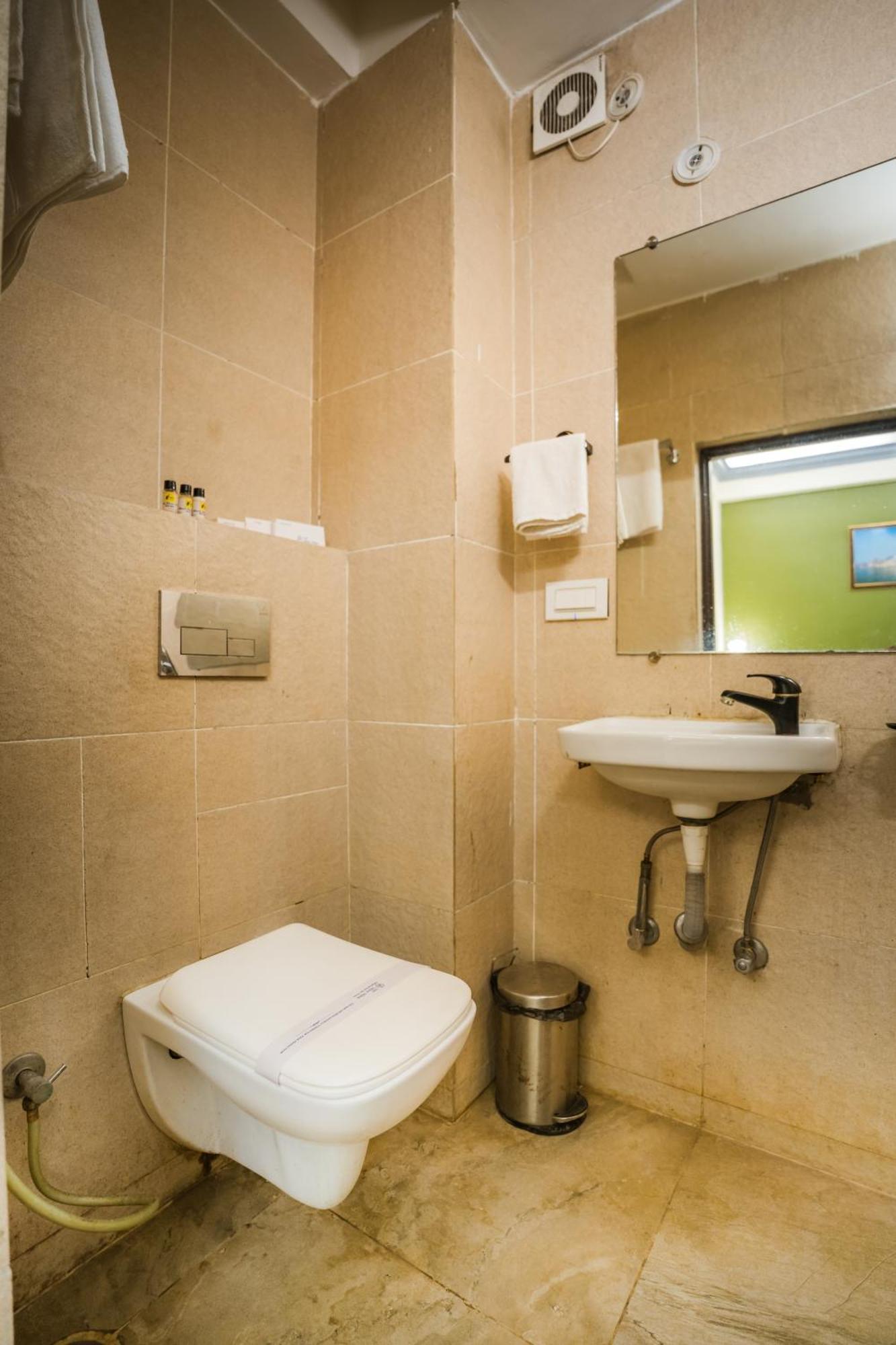 Tripli Hotels Silver Shine Waranasi Zewnętrze zdjęcie