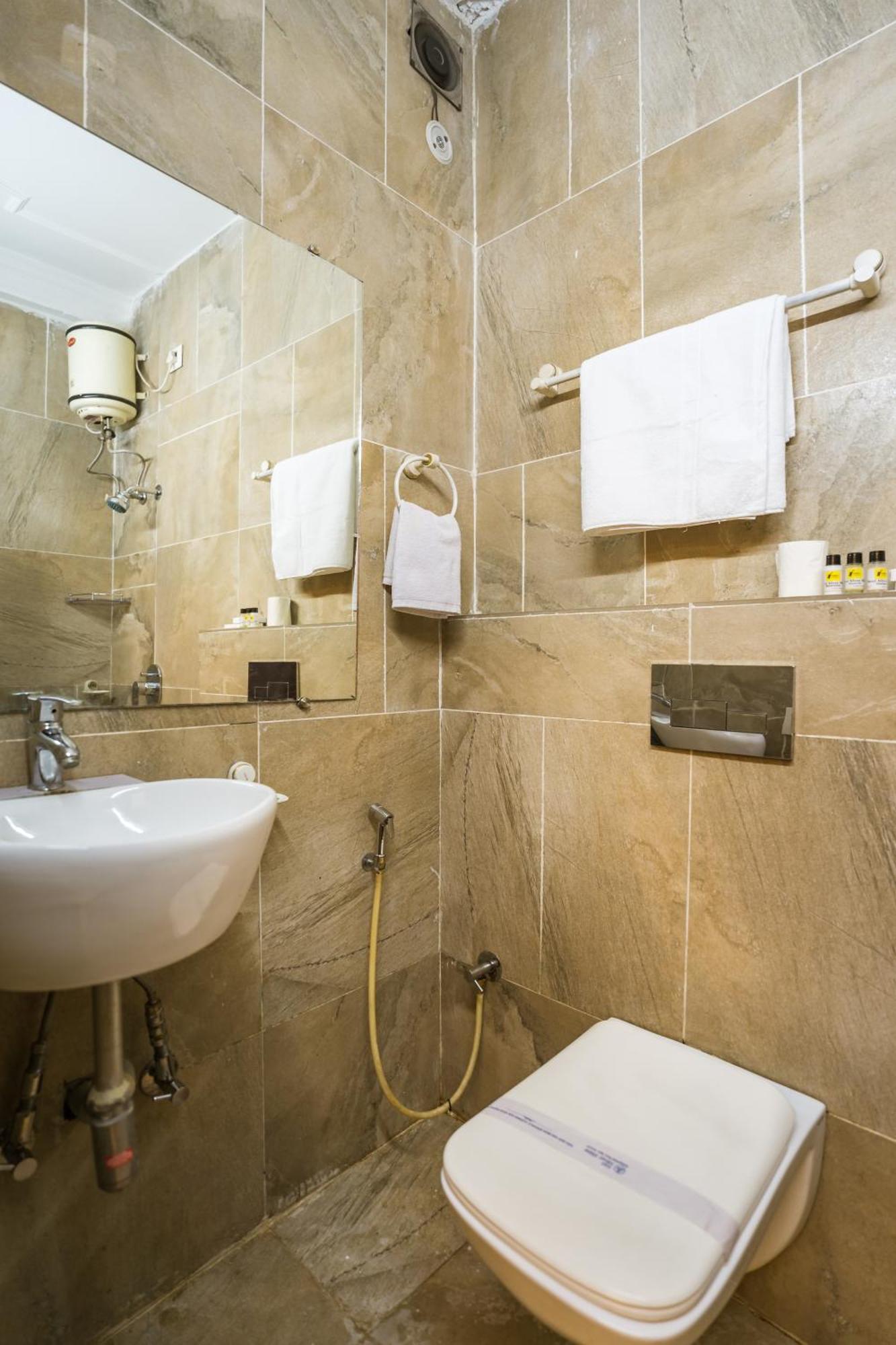Tripli Hotels Silver Shine Waranasi Zewnętrze zdjęcie