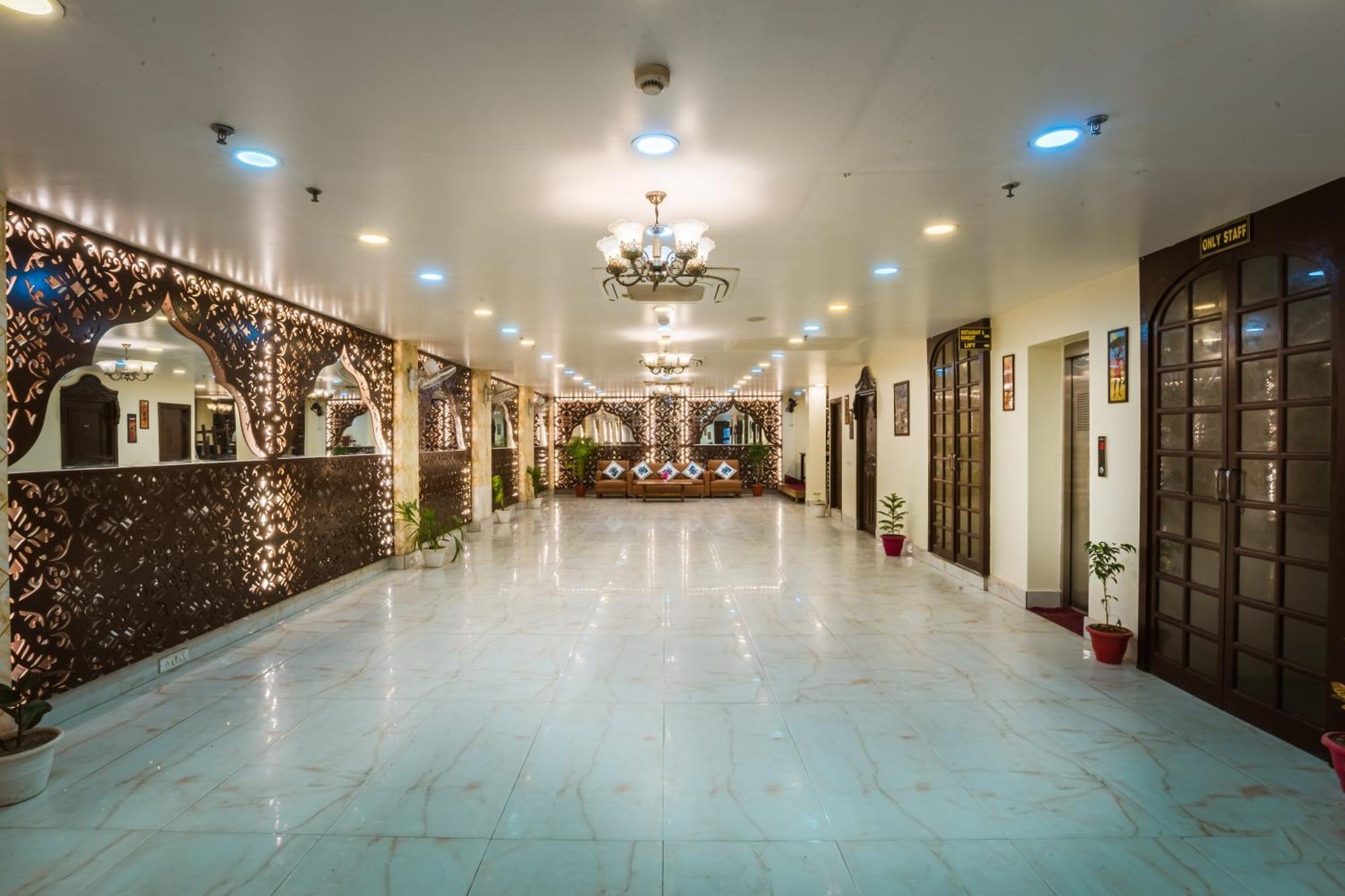 Tripli Hotels Silver Shine Waranasi Zewnętrze zdjęcie